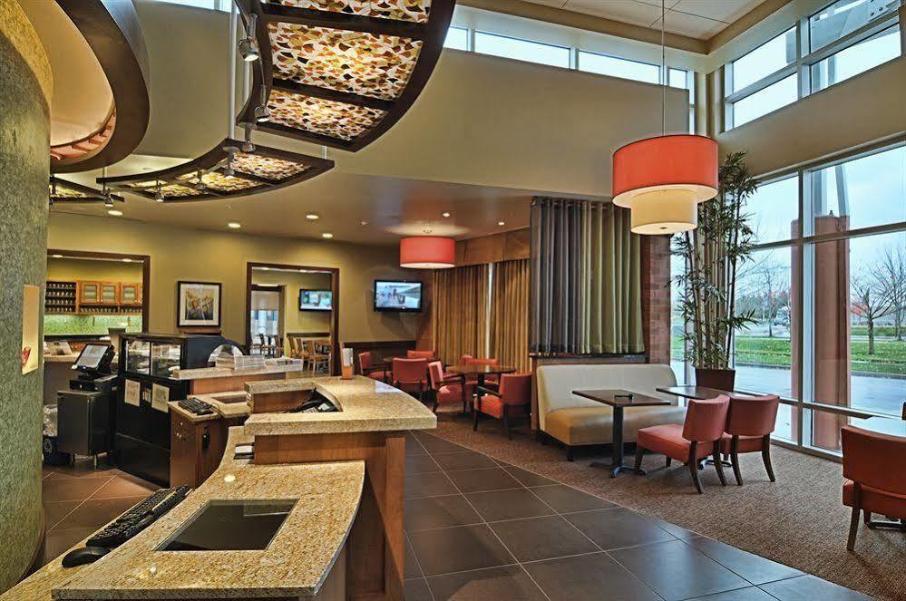 Hyatt Place Portland Airport/Cascade Station Exterior photo